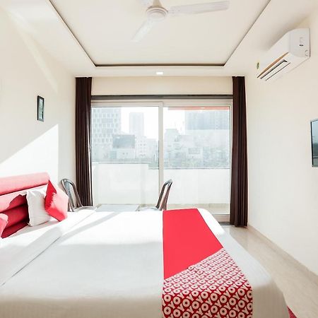Oyo 65118 Hotel Vatika Gurgaon Exteriör bild