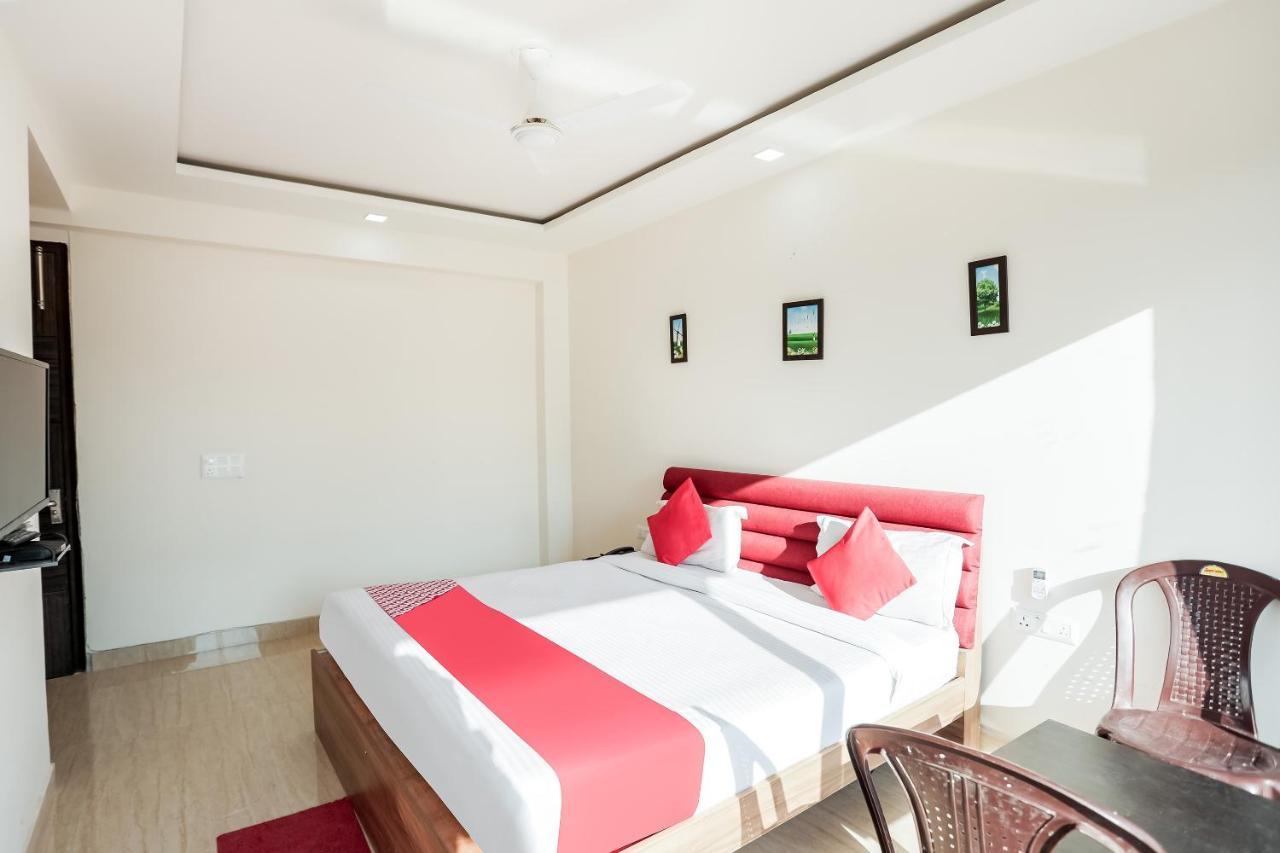 Oyo 65118 Hotel Vatika Gurgaon Exteriör bild