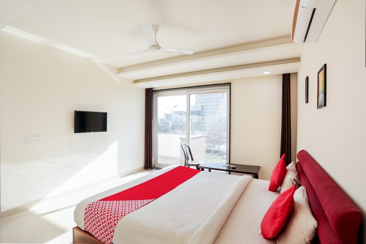 Oyo 65118 Hotel Vatika Gurgaon Exteriör bild