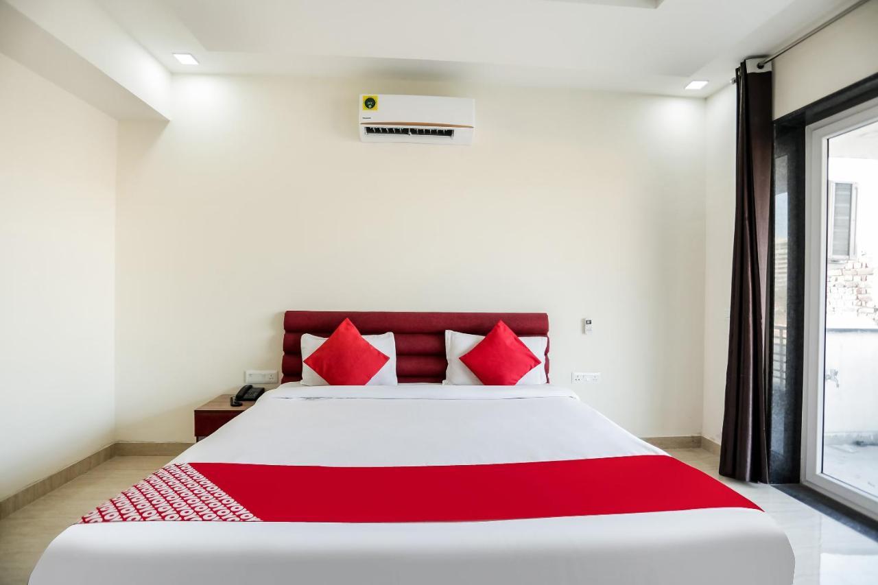 Oyo 65118 Hotel Vatika Gurgaon Exteriör bild