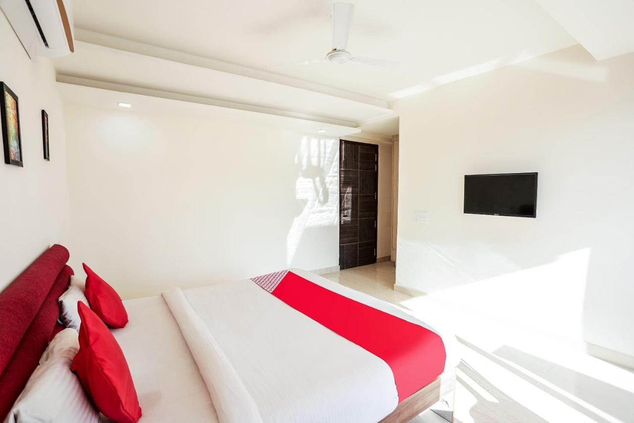 Oyo 65118 Hotel Vatika Gurgaon Exteriör bild