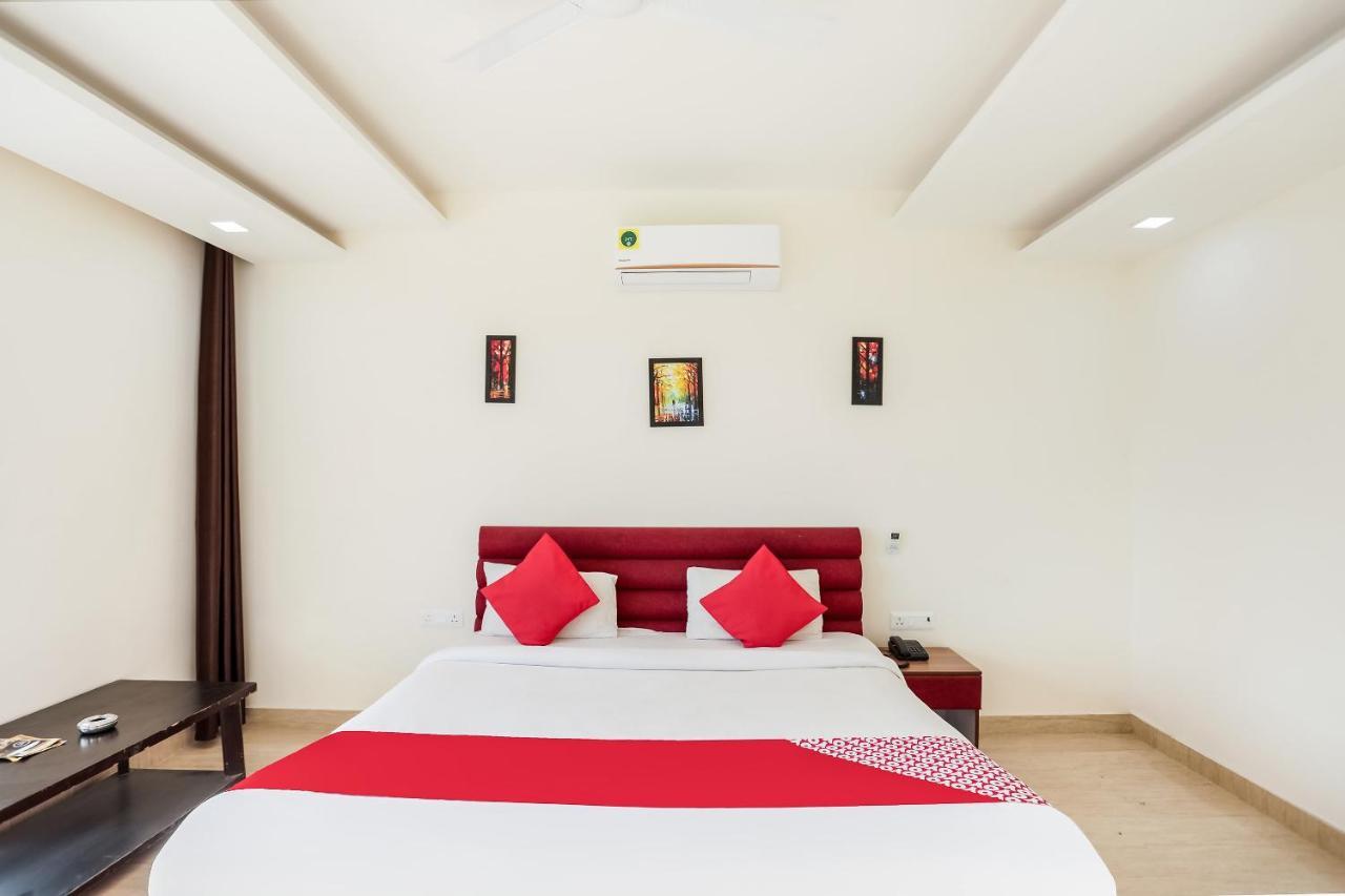 Oyo 65118 Hotel Vatika Gurgaon Exteriör bild