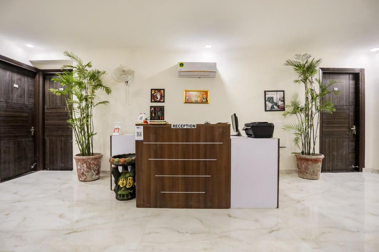 Oyo 65118 Hotel Vatika Gurgaon Exteriör bild