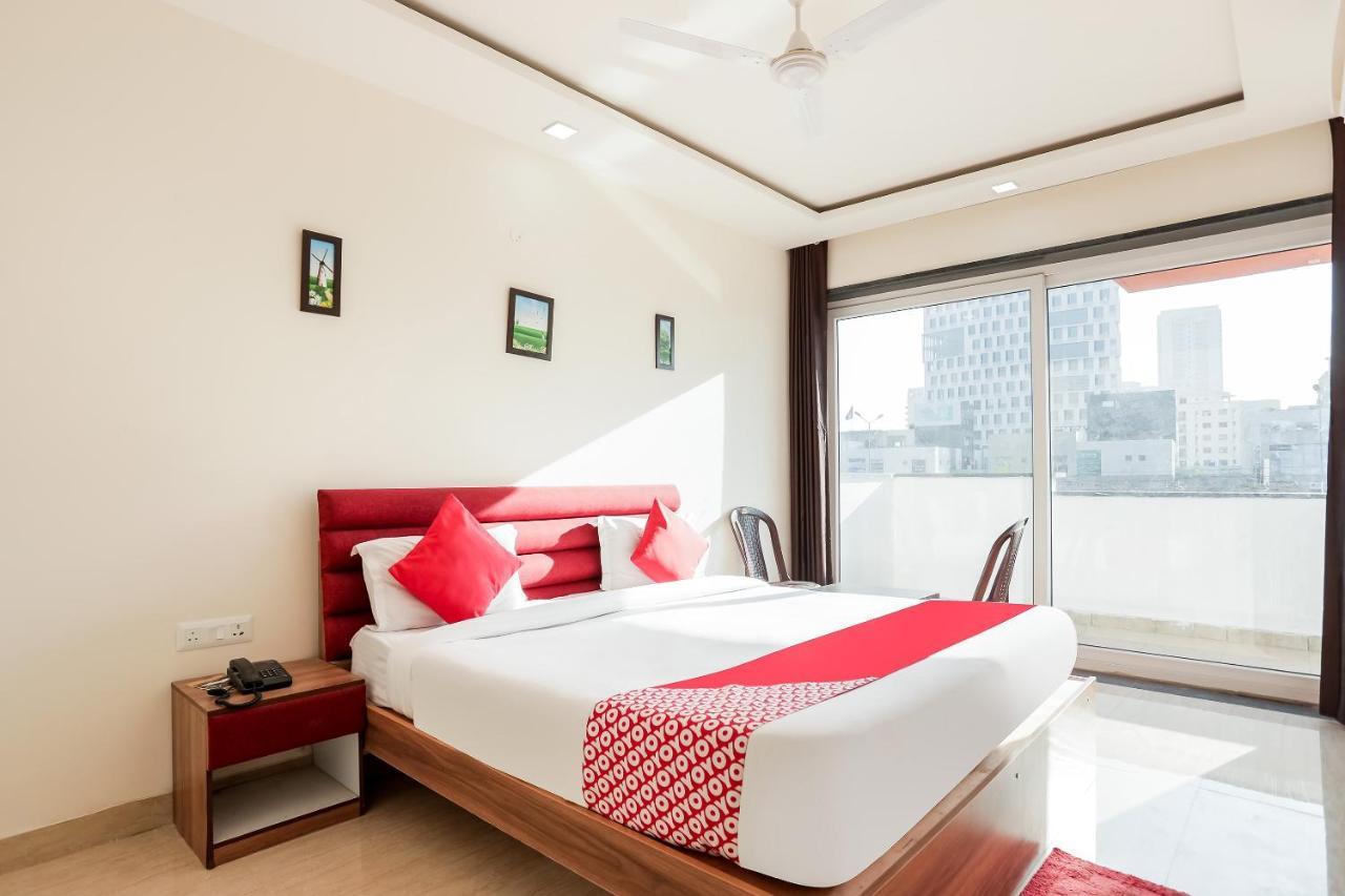 Oyo 65118 Hotel Vatika Gurgaon Exteriör bild